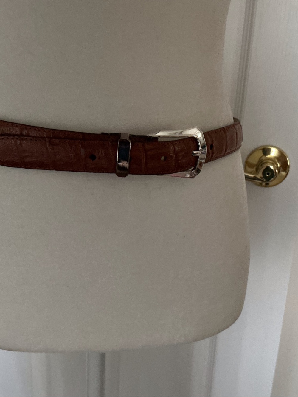 VTG 3-PIECE WESTERN STYLE HONEY BROWN ALLIGATOR EMBOSSED LEATHER BELT-